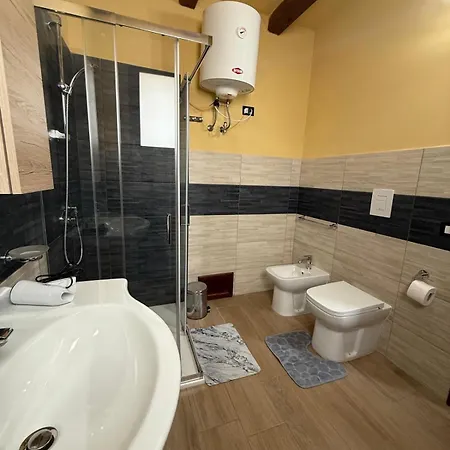 Sara's Bed & Breakfast 3*